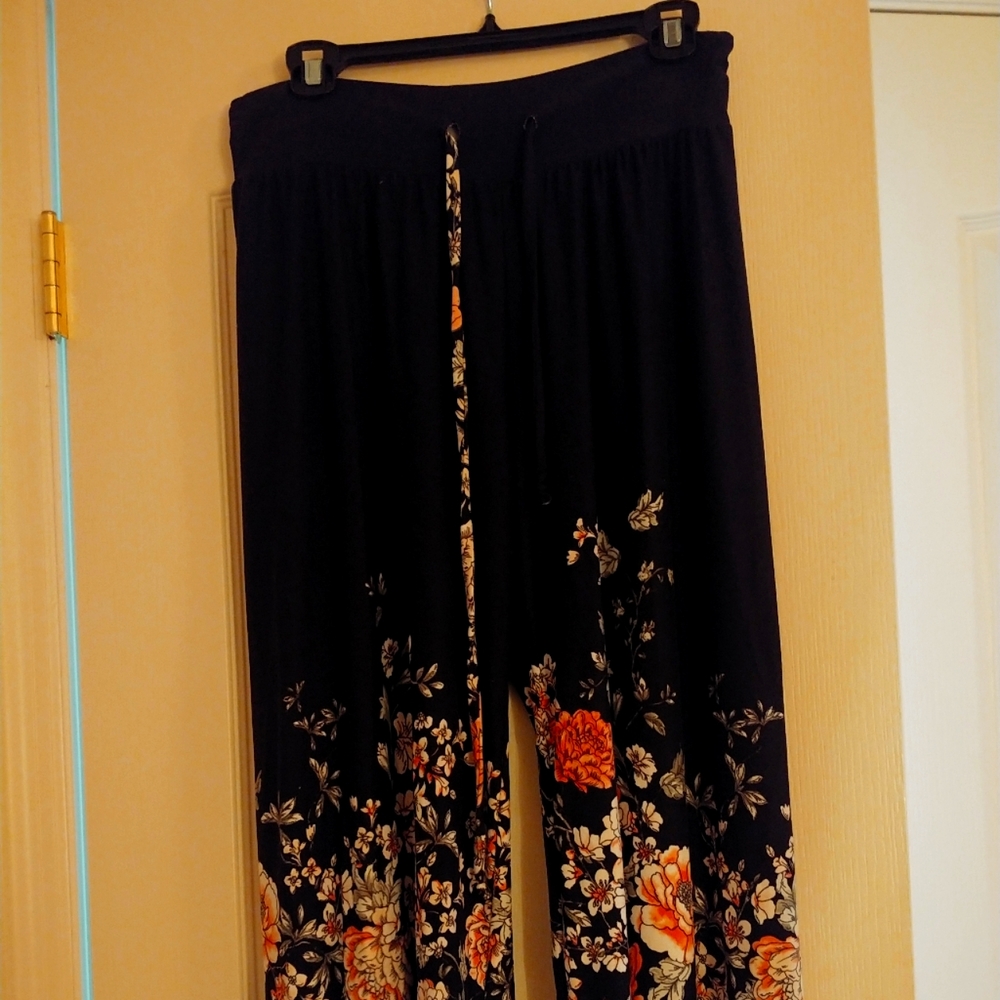 Vocal lose fitting pants